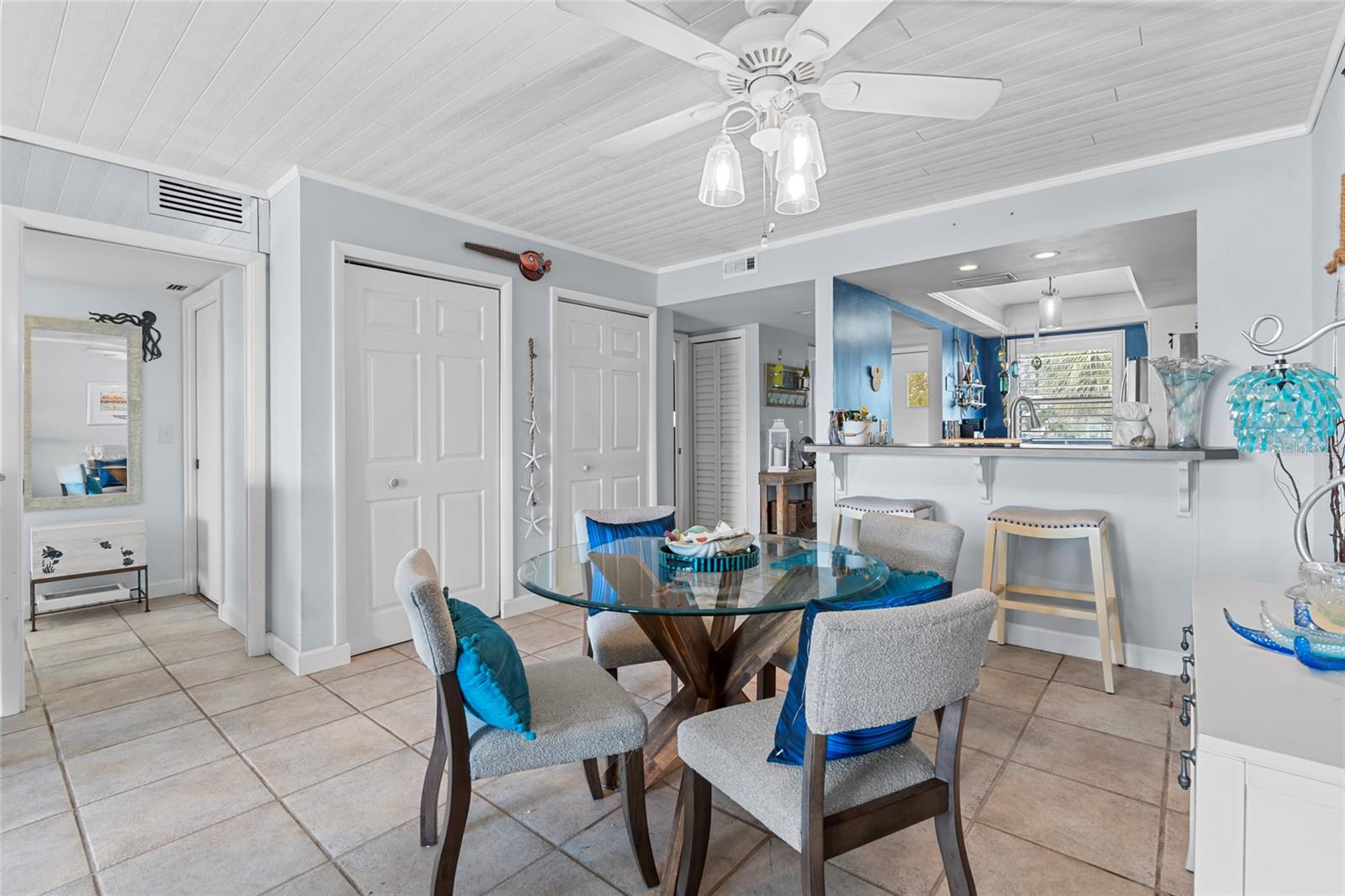 TIDES OF CAPRI WEST CONDO - Residential