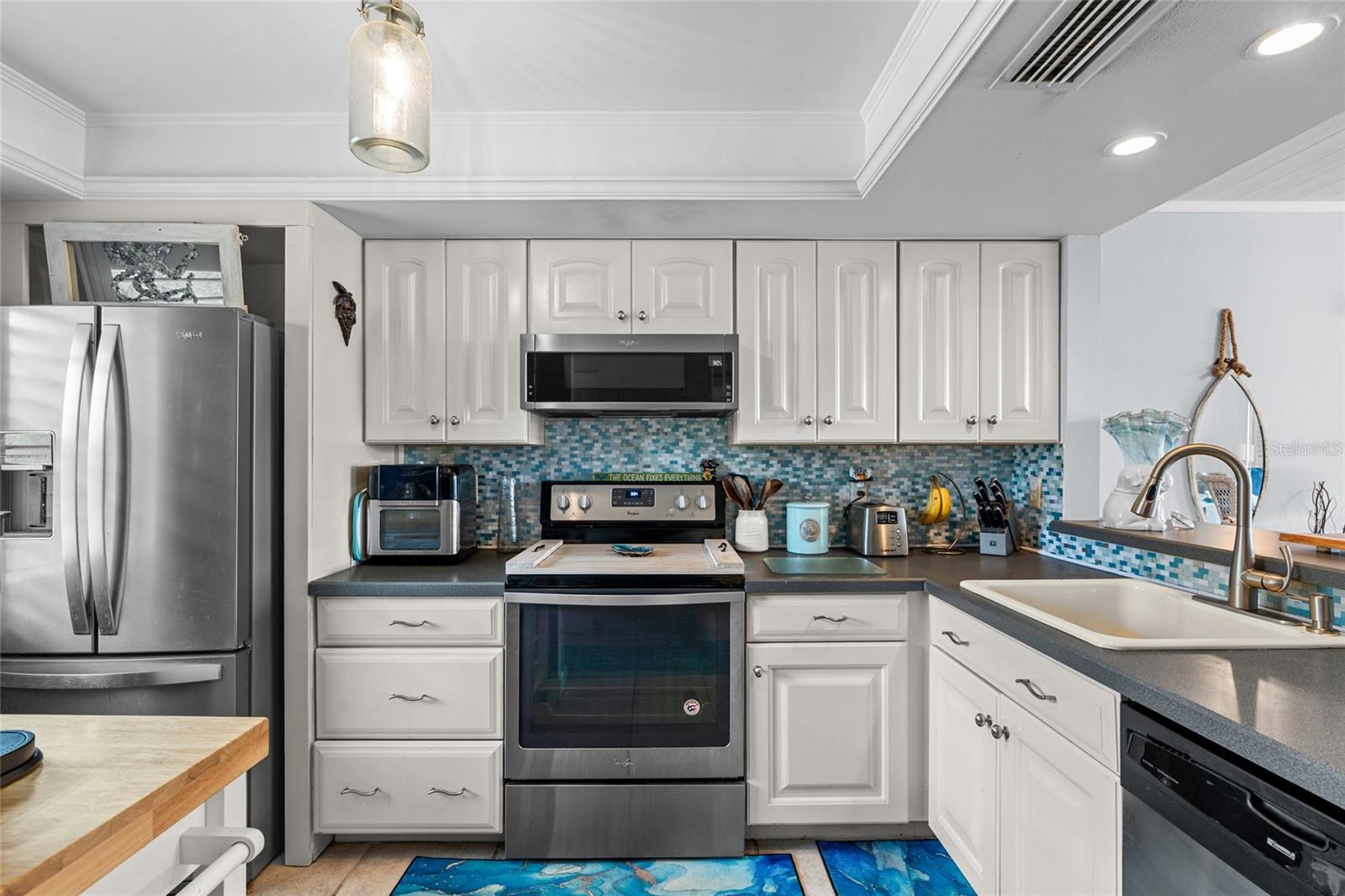 TIDES OF CAPRI WEST CONDO - Residential