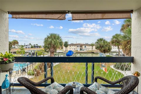 Casas a venda 83 - Jen Dantas 11650 CAPRI CIRCLE S 108 TREASURE ISLAND FL 33706