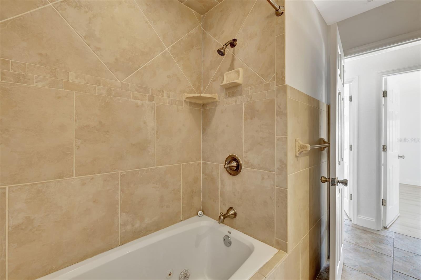 GULF GATE WOODS - Residential Lease
