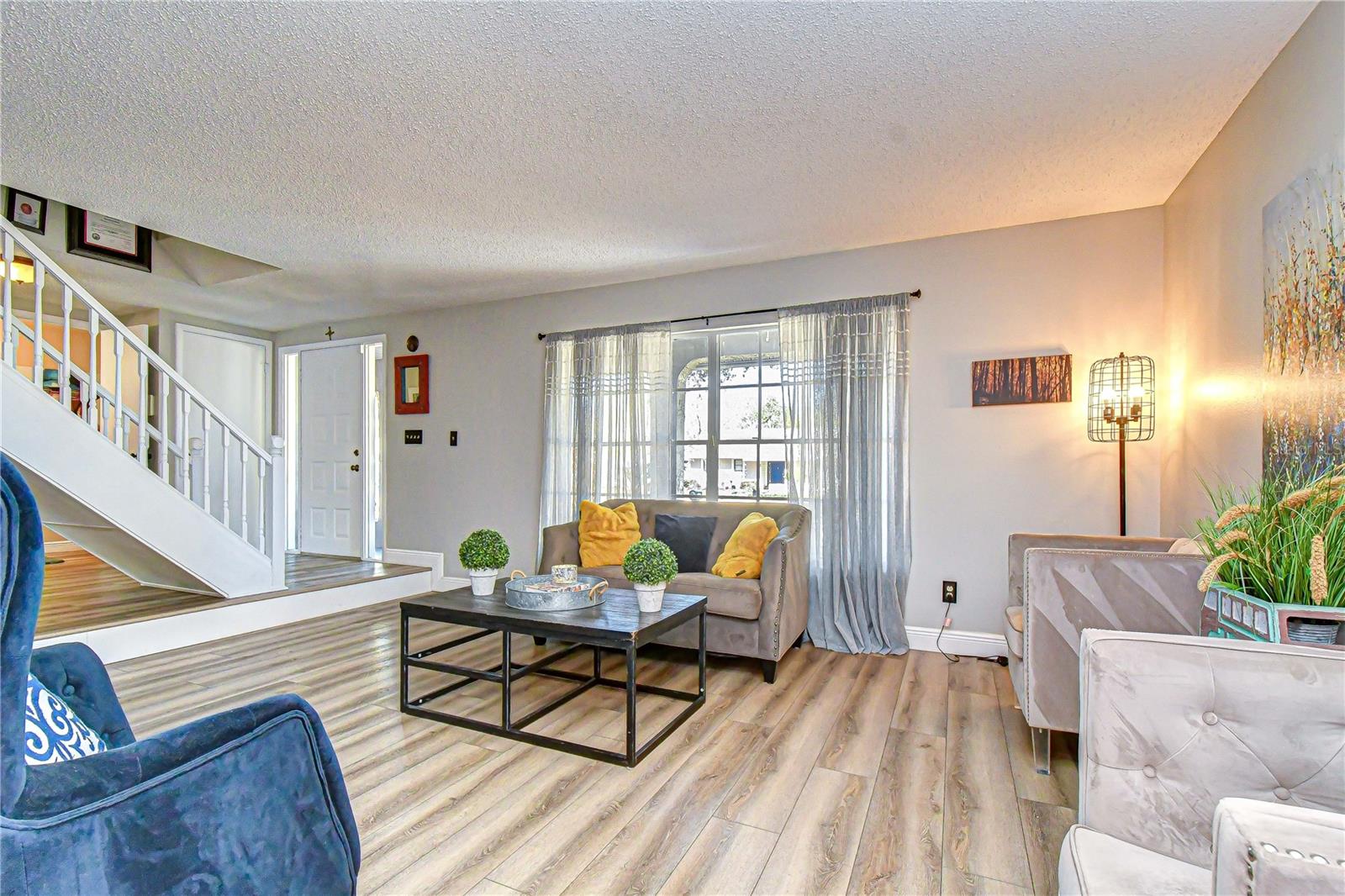 BLOOMINGDALE OAKS - Residential