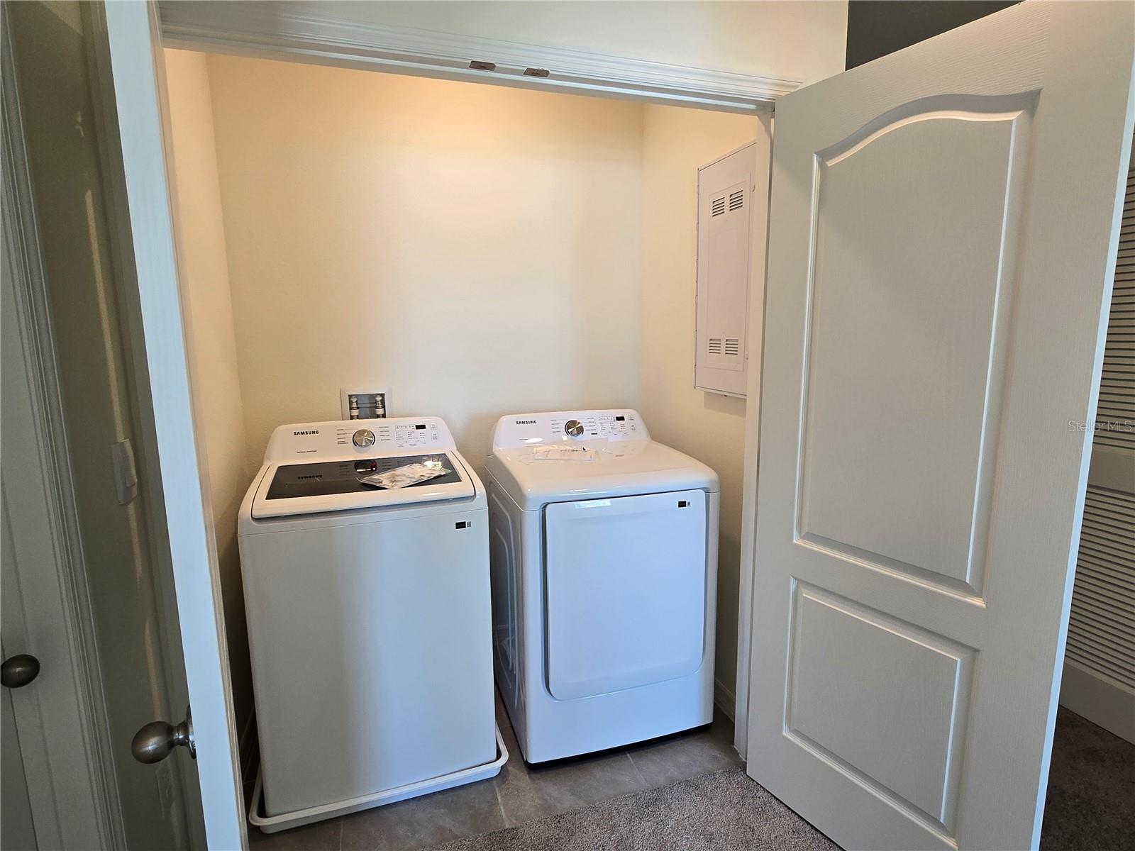 BRENTWOOD TWNHMS PH 1 - Residential