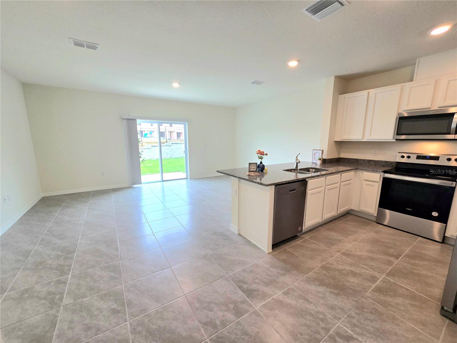 BRENTWOOD TWNHMS PH 1 - Residential