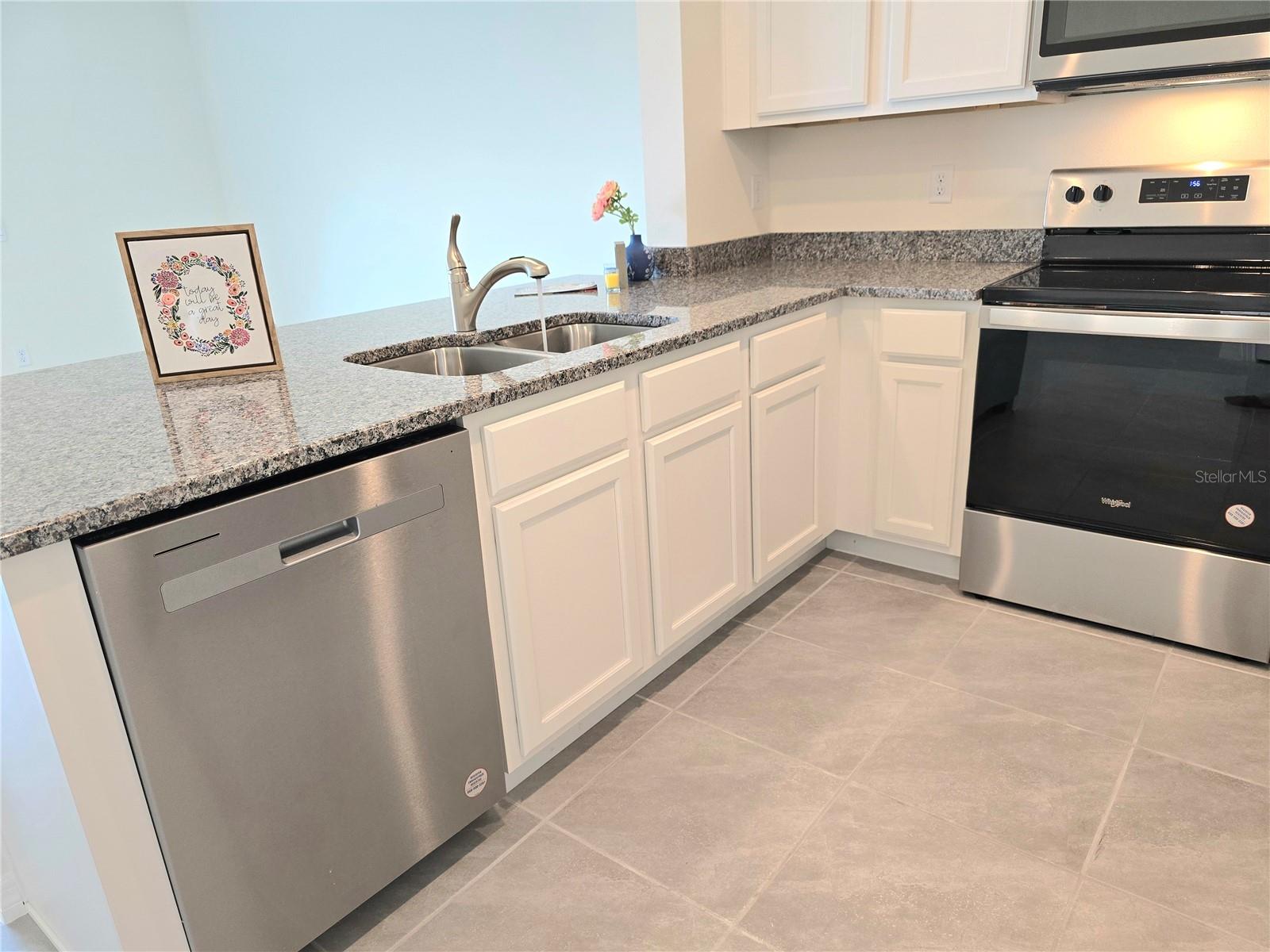 BRENTWOOD TWNHMS PH 1 - Residential