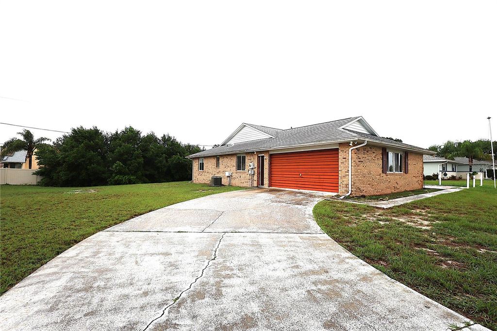 Photo of 918 N Atmore Circle, Deltona, FL 32725 (MLS # O6350288)