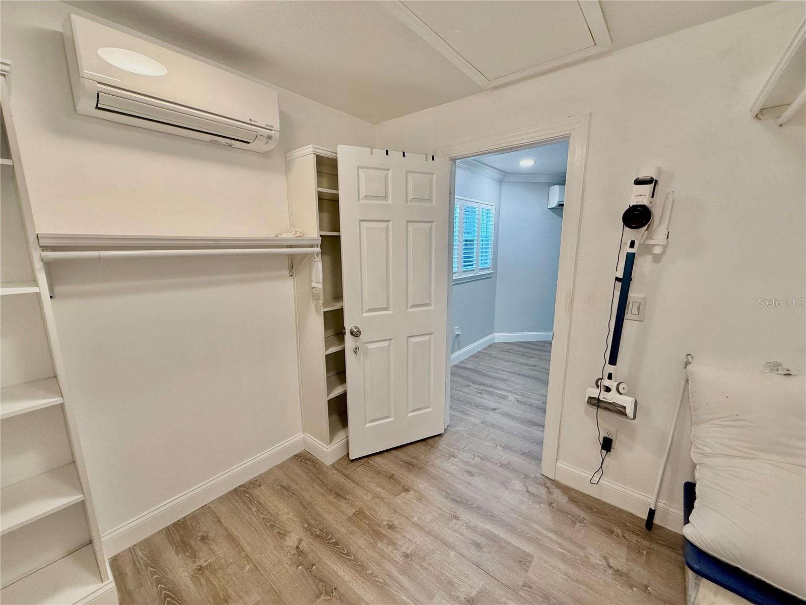 MODEL LAND CO - Residential