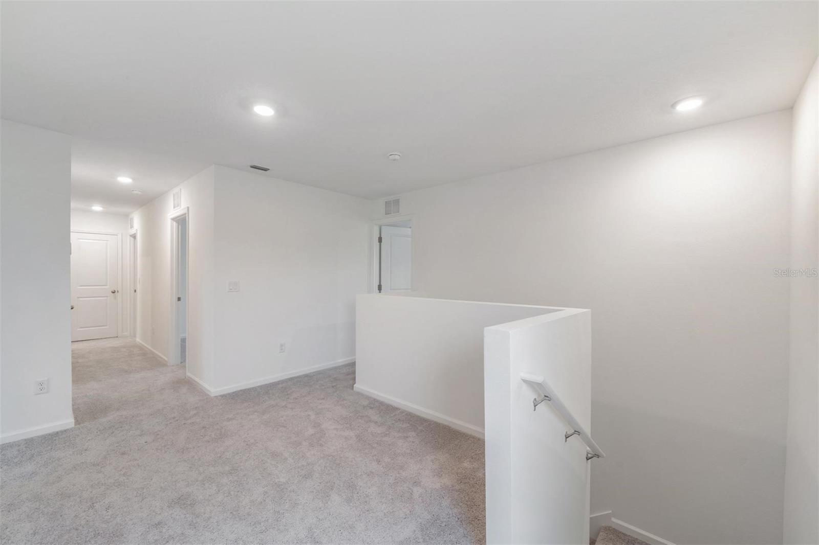 HIDDEN CRK PH 1 & 2 - Residential Lease