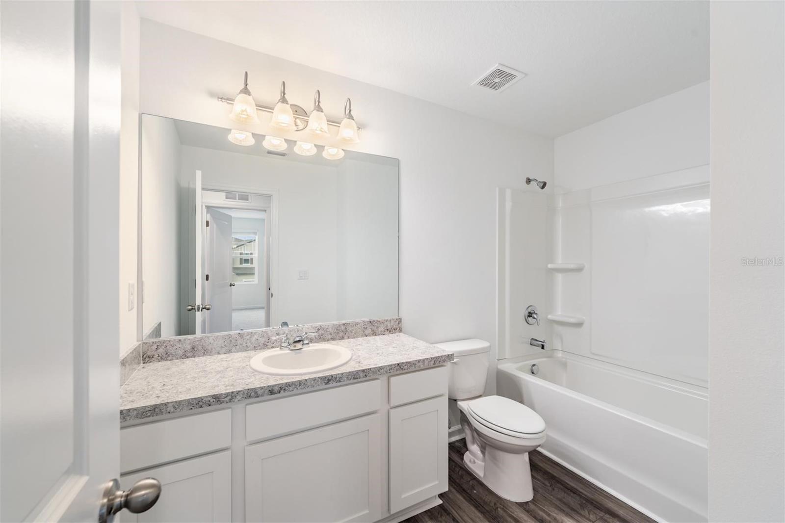 HIDDEN CRK PH 1 & 2 - Residential Lease