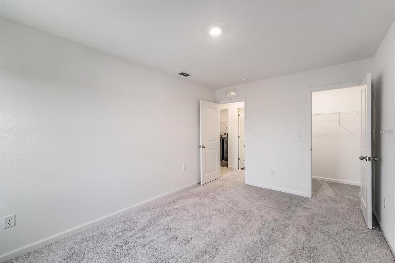 HIDDEN CRK PH 1 & 2 - Residential Lease