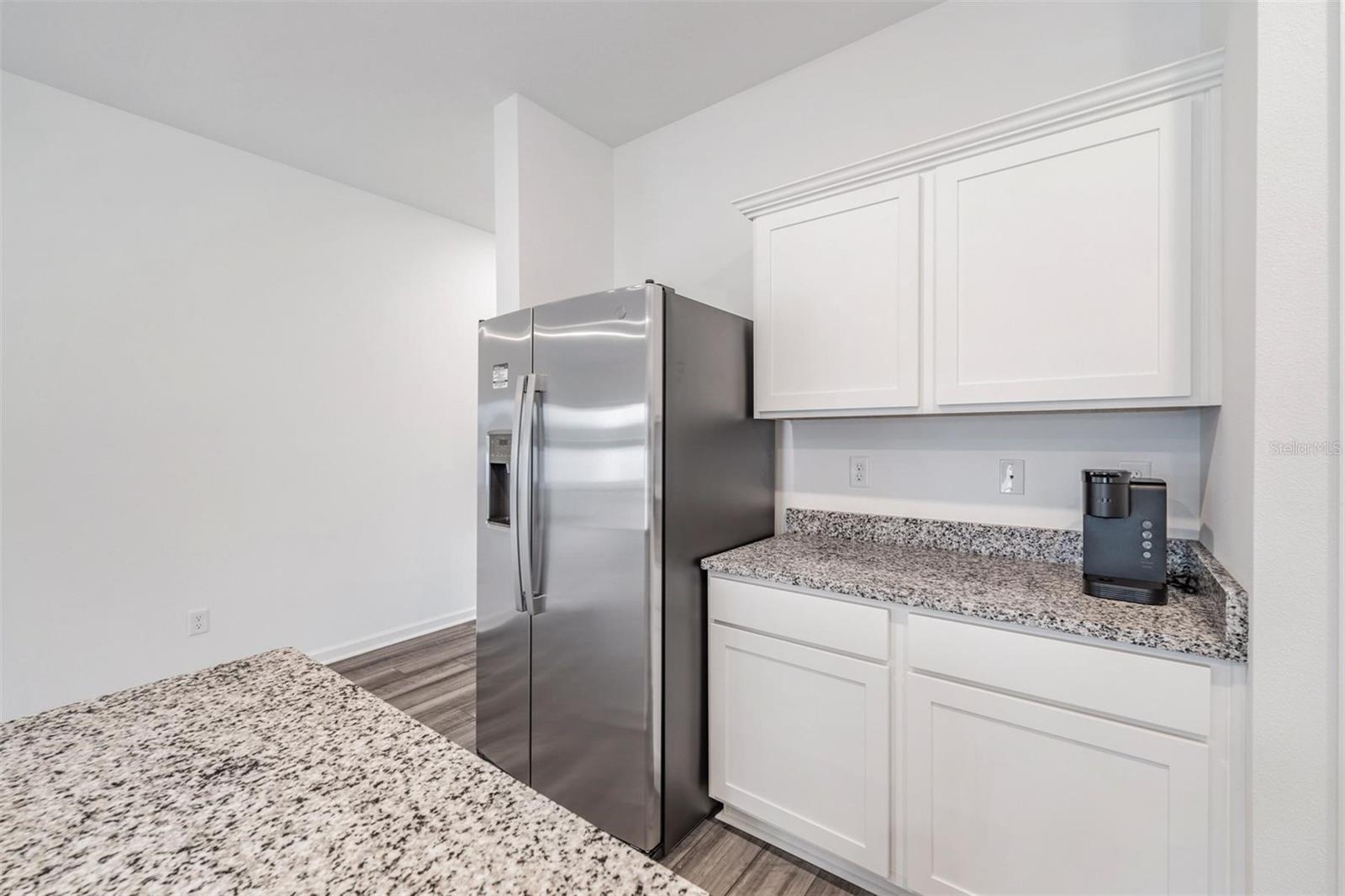 HIDDEN CRK PH 1 & 2 - Residential Lease