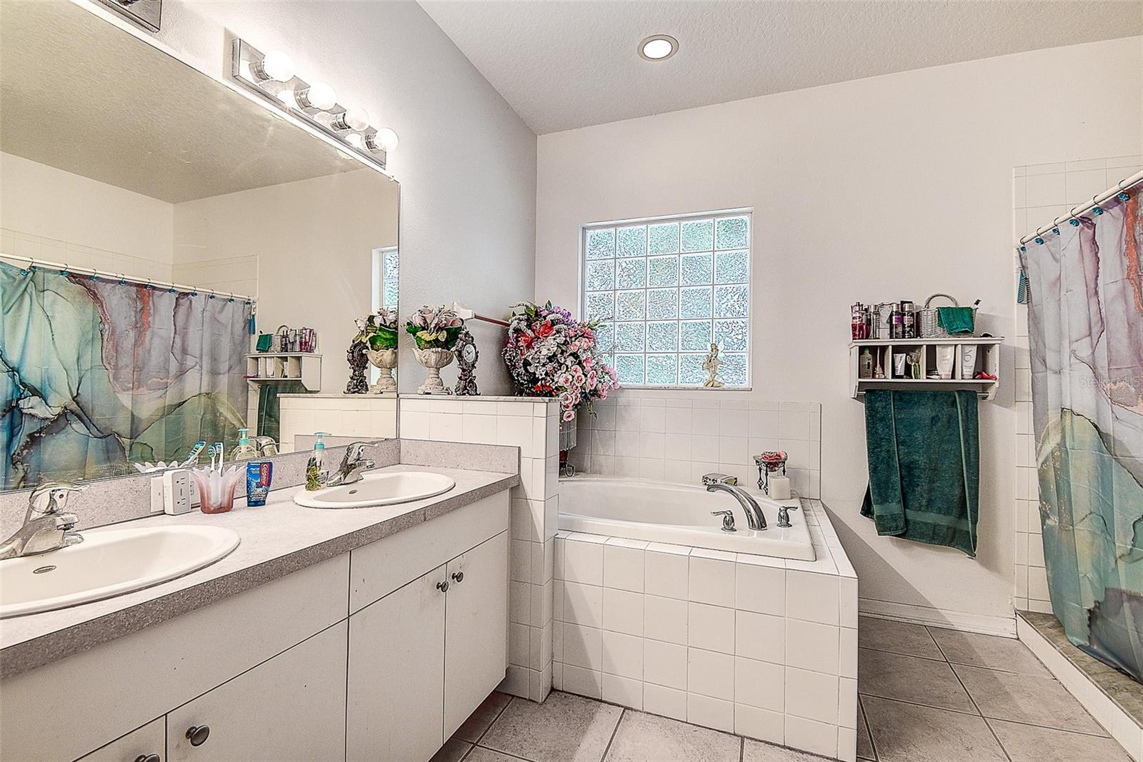 MEADOWS AT LARGO - Residential