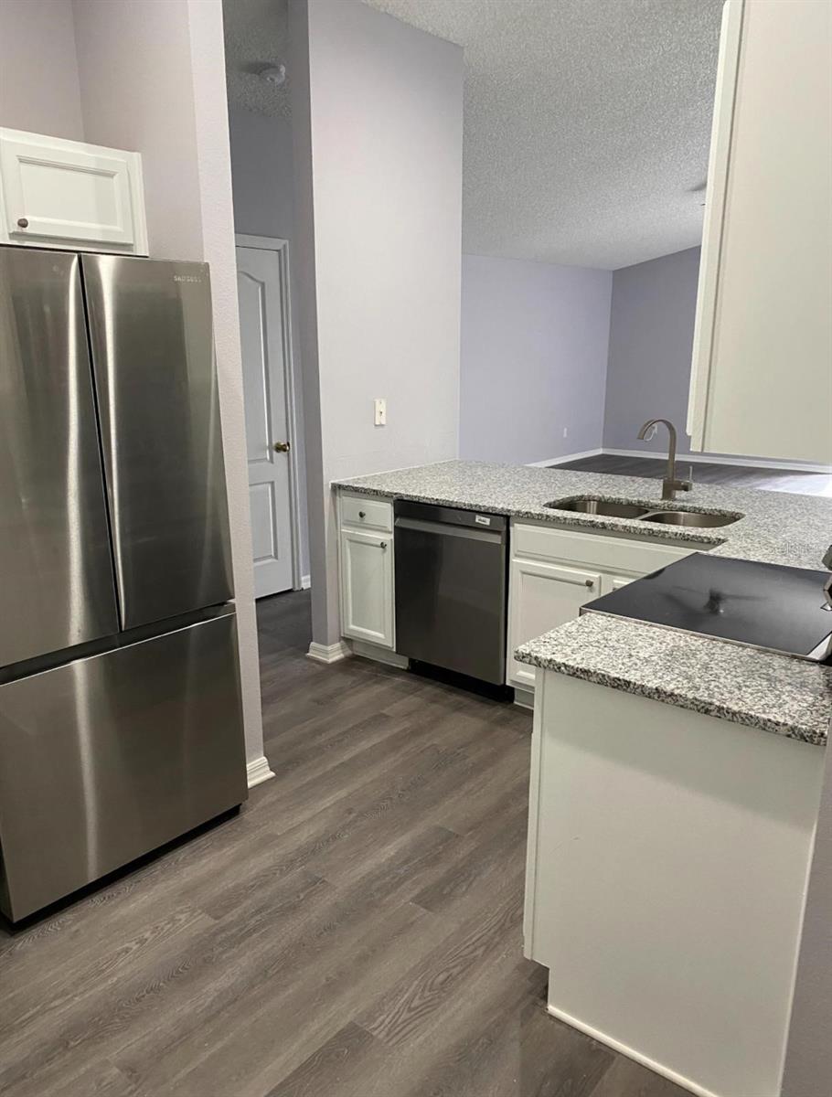 STONE CRK - Residential Lease