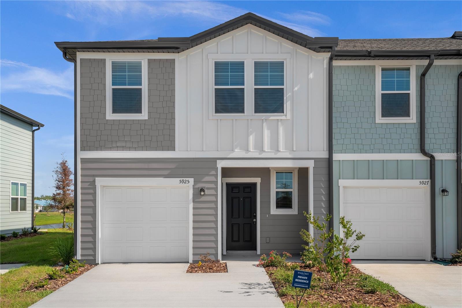 This stunning END UNIT TOWNHOME features 3-bedroom, 2.5-bathroom with a picturesque POND VIEW to soothe your senses. Step inside to discover a modern sanctuary with plush carpeting throughout (except in the kitchen, bathrooms, and laundry areas), offering both comfort and style. The kitchen features sleek granite counter tops and top-of-the-line stainless steel appliances, including a microwave, refrigerator, stove and dishwasher. The home also includes a WASHER & DRYER upstairs for your convenience. This home also comes with a one-car garage and comes fully equipped with blinds for added
convenience. As part of this vibrant community, you'll have access to a host of amenities, including pond views, a tot lot, a dog park complete
with a dog run, and multi-sport fields, ensuring there's something for everyone to enjoy right at your doorstep. And when it's time to venture
out, you'll find yourself surrounded by a wealth of attractions and conveniences. Whether you're in the mood for shopping, dining, or
entertainment, the best the area has to offer is just moments away. Don't miss your chance to call this exquisite home yours—schedule a
viewing today and experience luxury living at its finest!
Small pets are considered with owner approval; additional fees may apply.