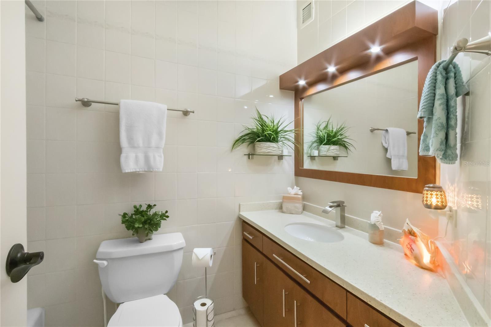 CRESCENT BEACH - Residential Lease
