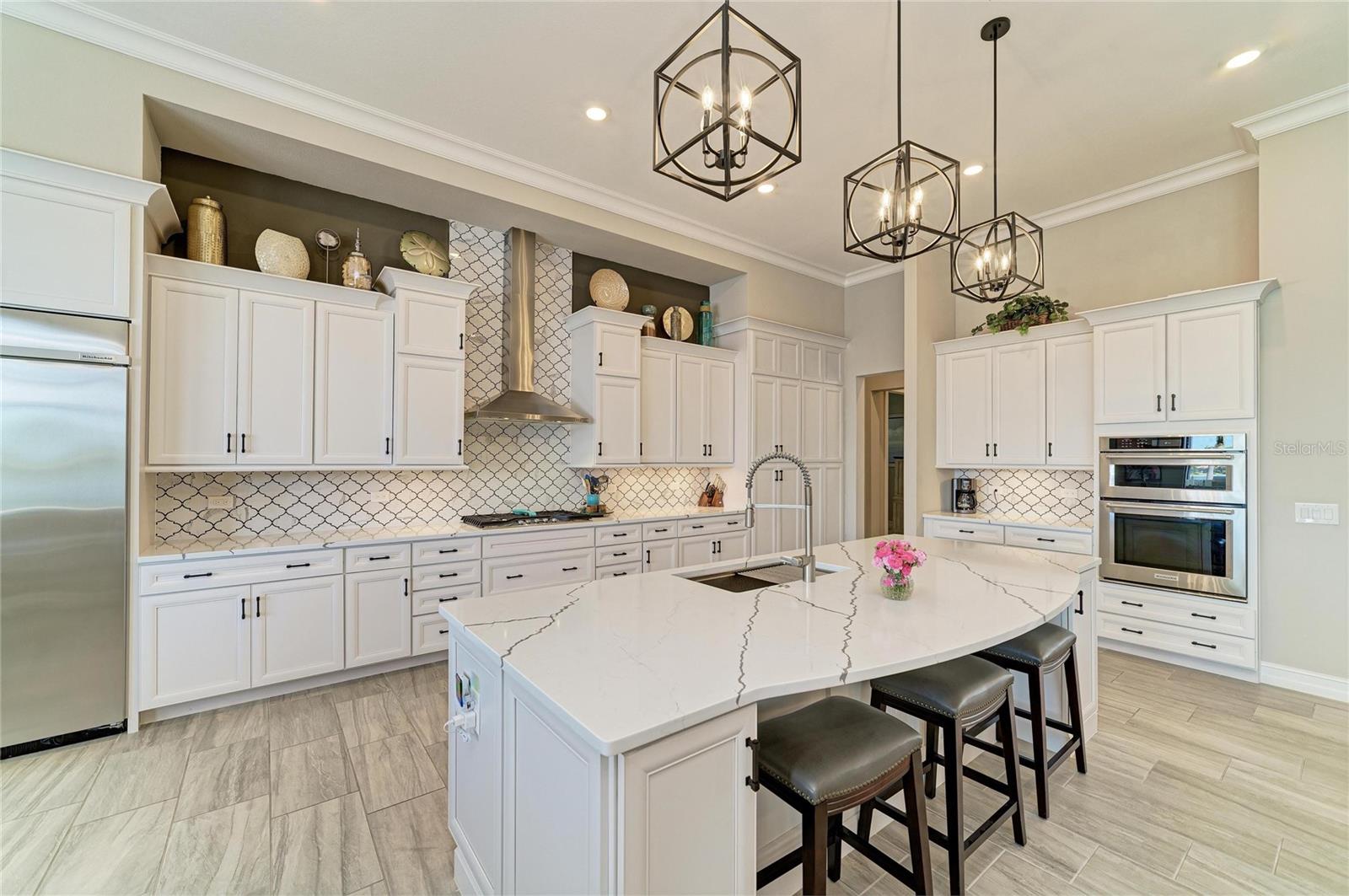 296 MARAVIYA BOULEVARD