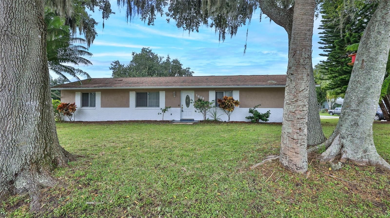 Spacious 4-Bedroom Home on a Corner Lot in Florida Shores
This well-maintained 4-bedroom, 2-bath home offers just over 1,500 sq ft of comfortable living space in the welcoming Florida Shores community. Situated on a large corner lot, the property includes a two-car garage and plenty of outdoor space. Enjoy living just minutes from the beach, shopping, and other everyday conveniences in a safe, thriving neighborhood. A great option for families, first-time buyers, or anyone looking for a solid home in a great location.