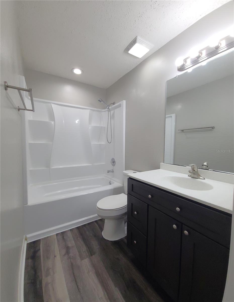 CEDAR CREEK AT COUNTRY RUN PHA - Residential