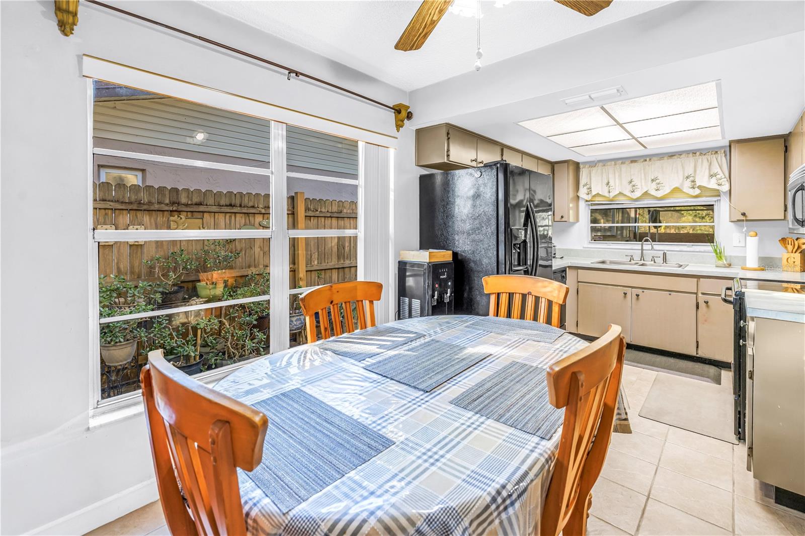 BONNIE GLYNN PH ONE-A - Residential