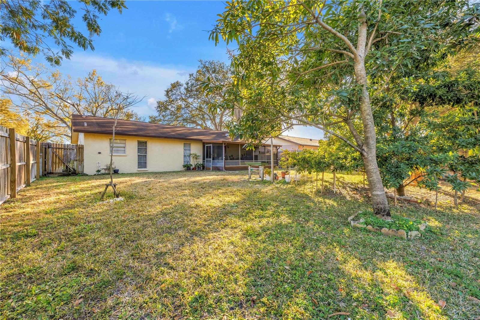 BONNIE GLYNN PH ONE-A - Residential