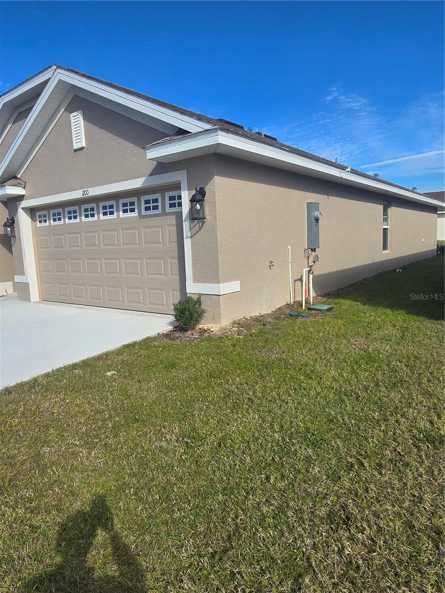 1100 HERON POINT DRIVE