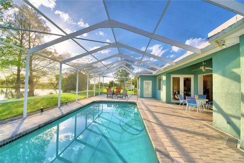 A home in WINTER HAVEN