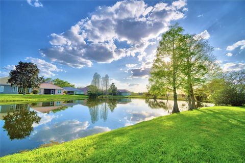 A home in WINTER HAVEN