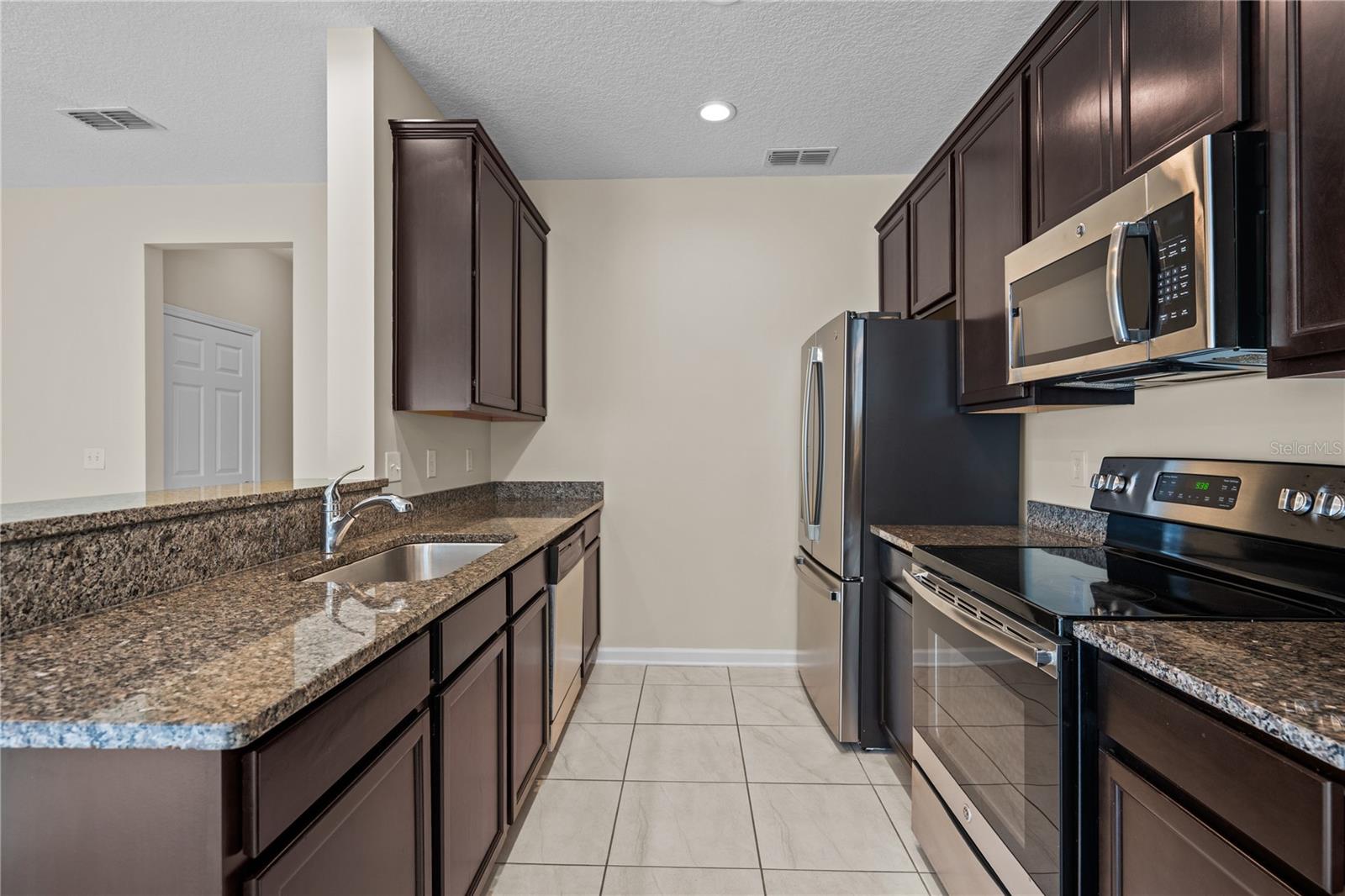 OLD MOULTRIE VILLAGE - Residential