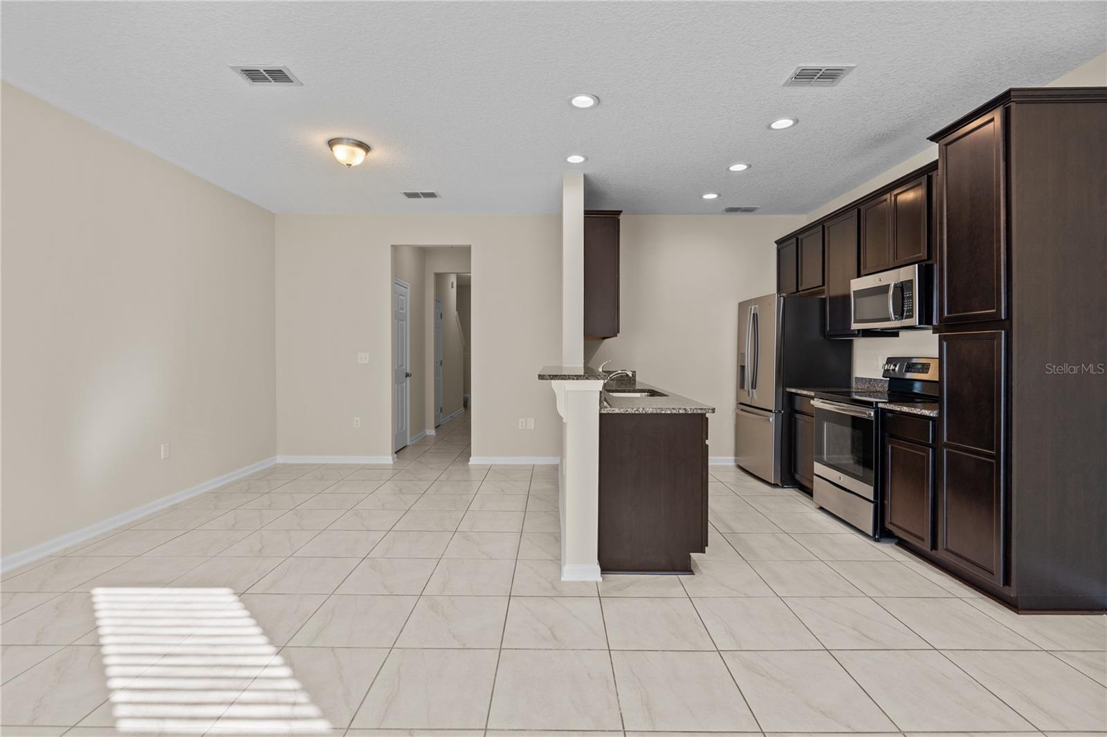 OLD MOULTRIE VILLAGE - Residential