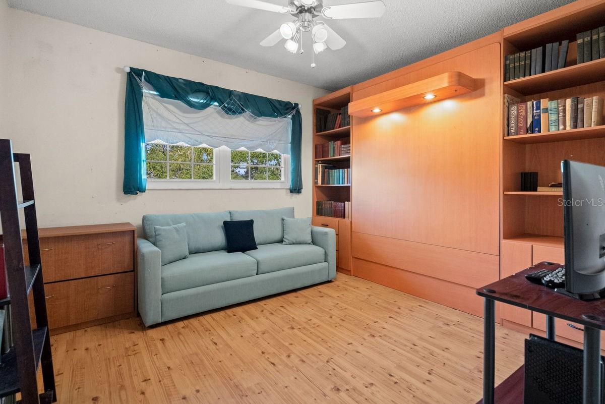 PATRICIAN OAKS - Residential