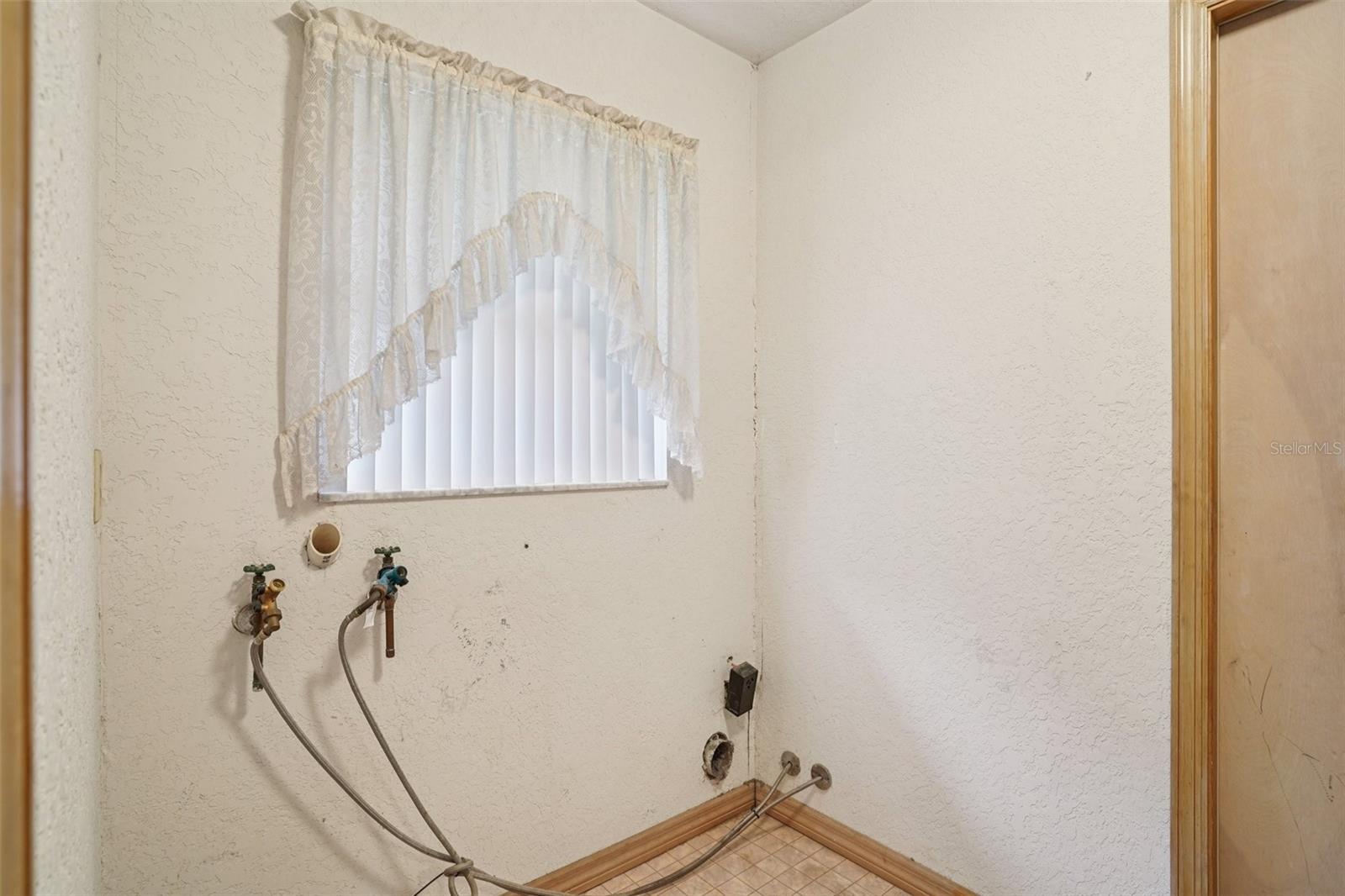 WINDING WATERS - Residential