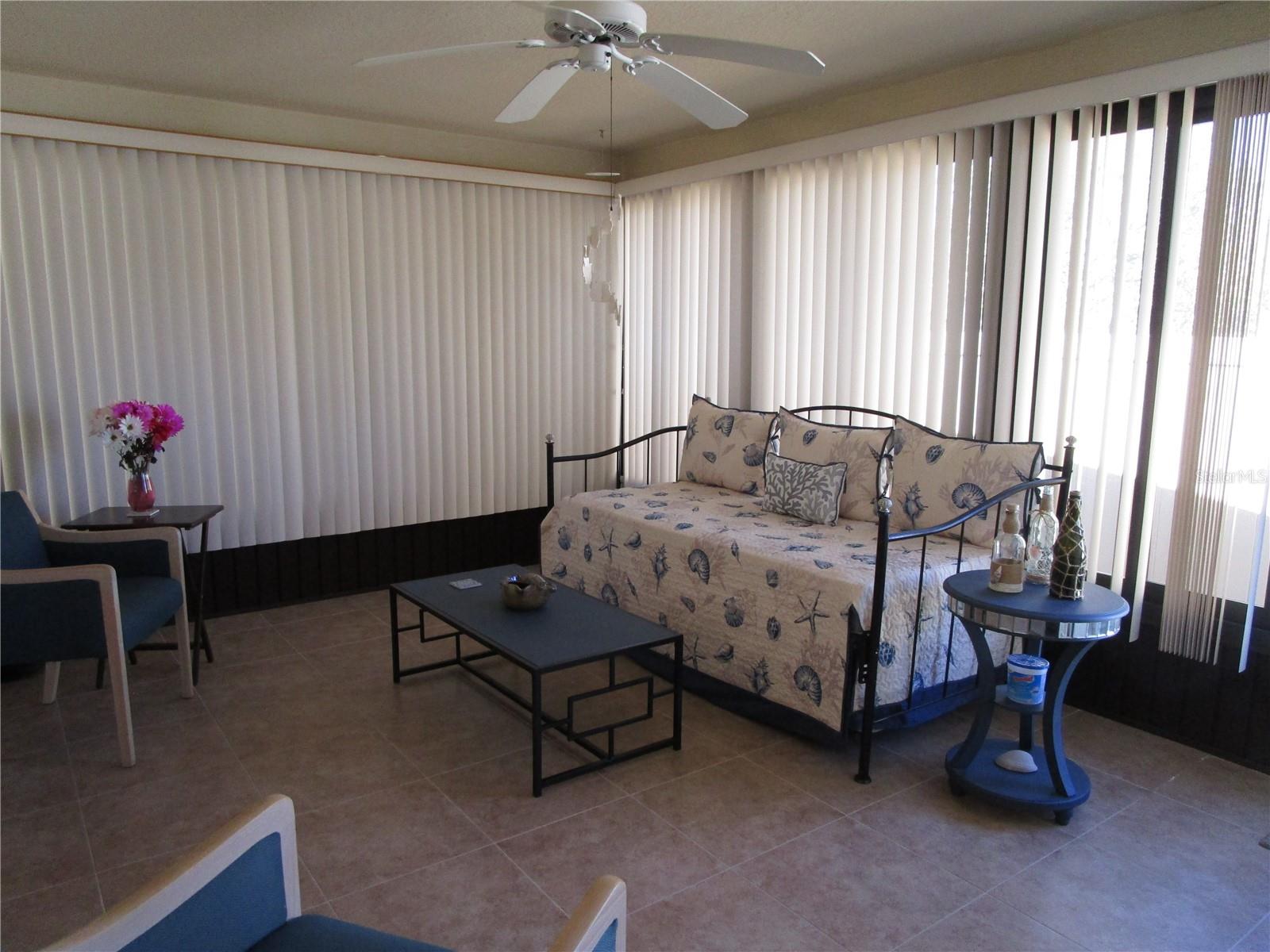 HOLIDAY LAKE VILLAS CONDO - Residential