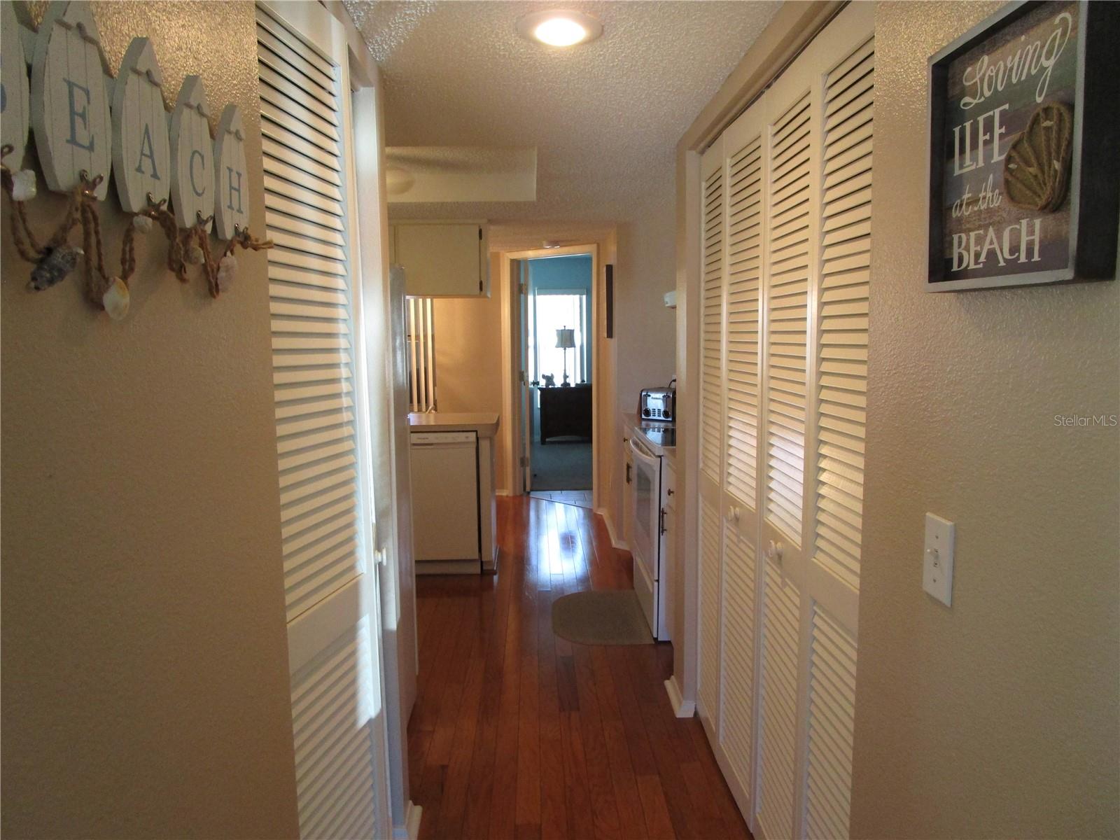 HOLIDAY LAKE VILLAS CONDO - Residential