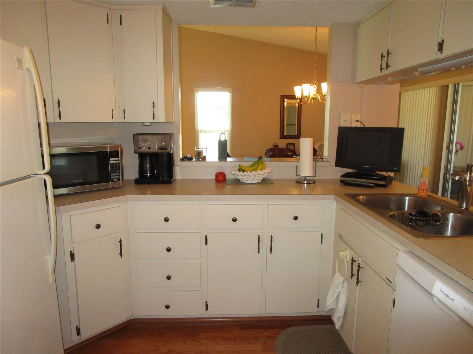 HOLIDAY LAKE VILLAS CONDO - Residential
