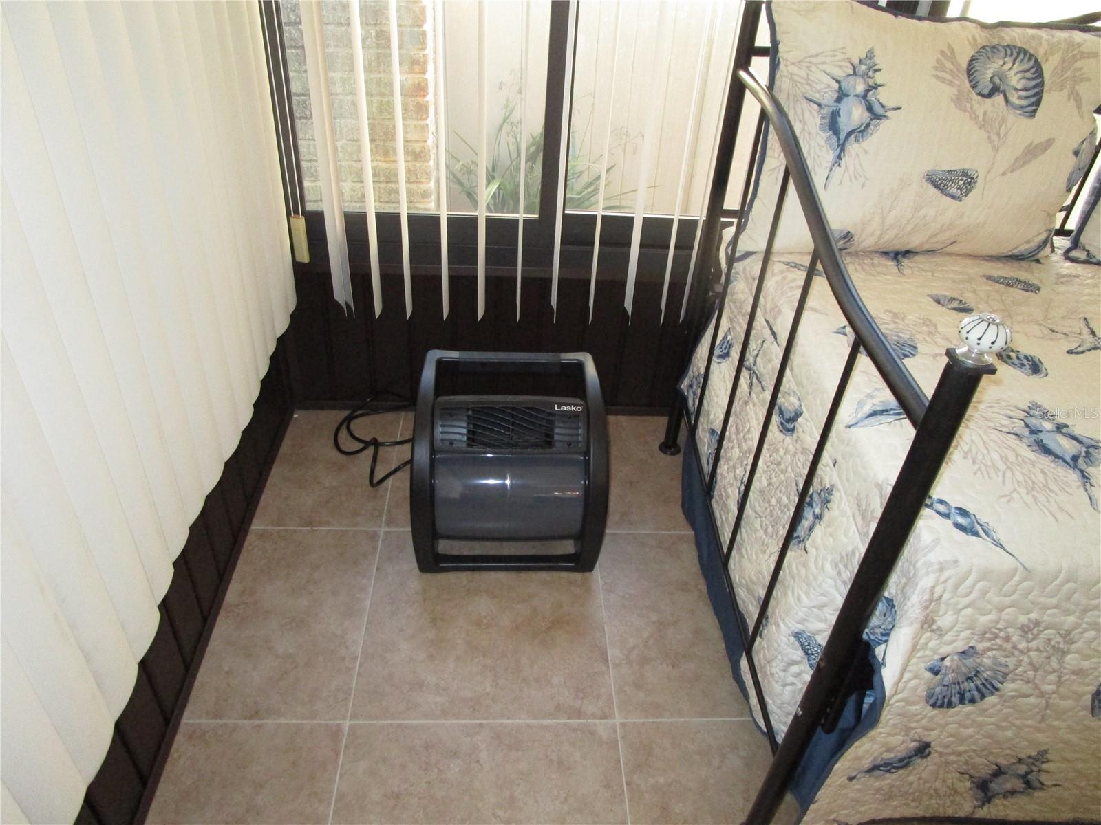 HOLIDAY LAKE VILLAS CONDO - Residential