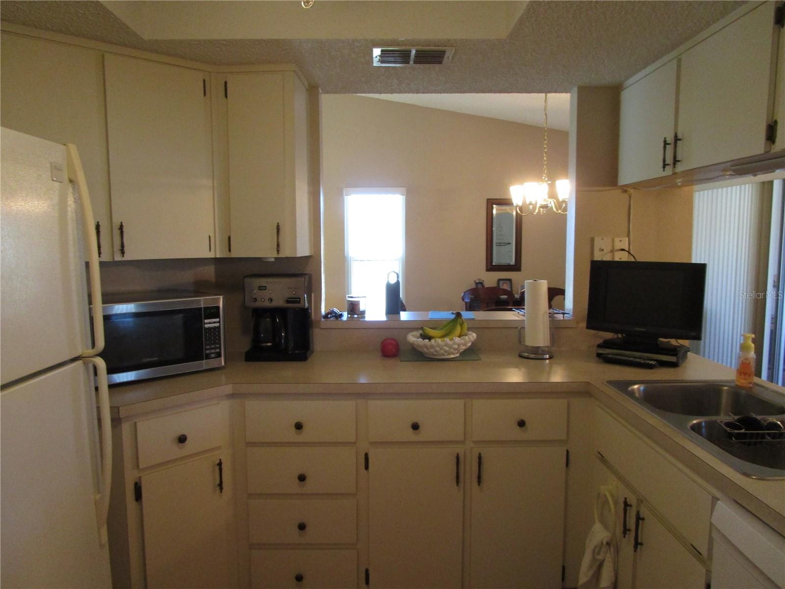 HOLIDAY LAKE VILLAS CONDO - Residential