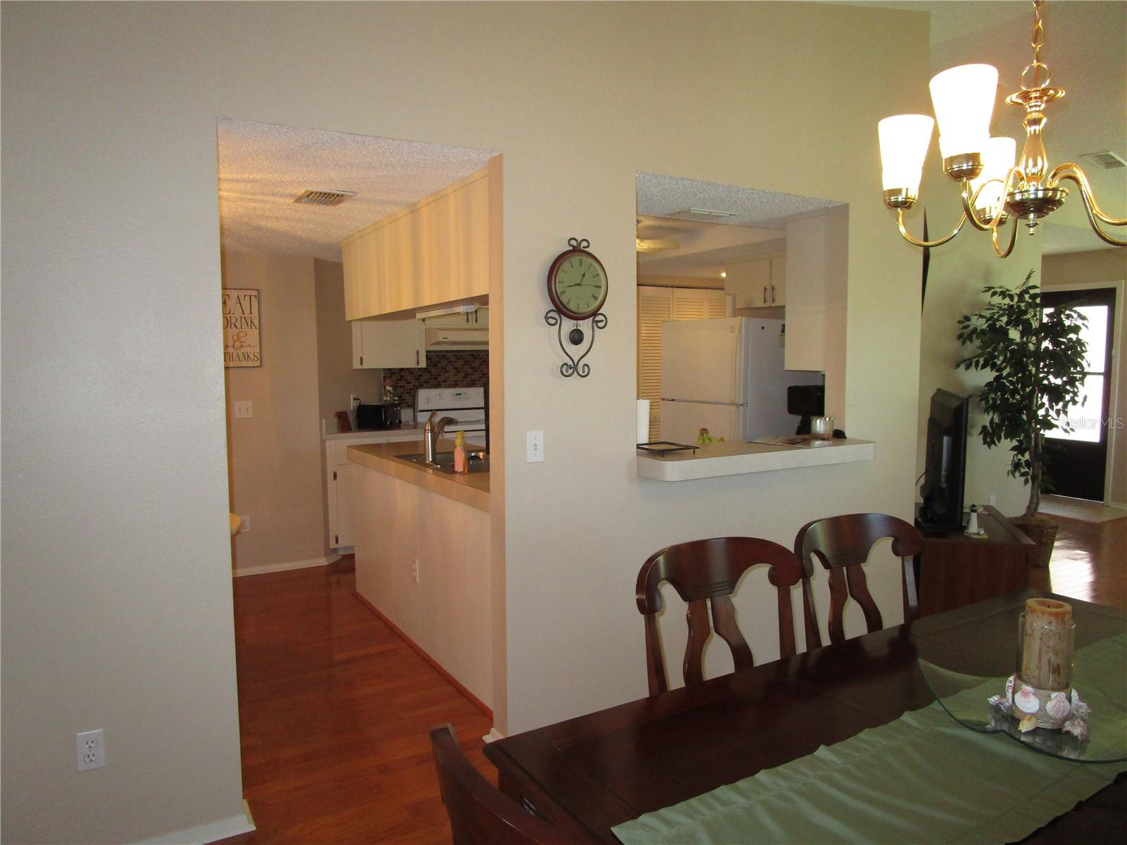 HOLIDAY LAKE VILLAS CONDO - Residential