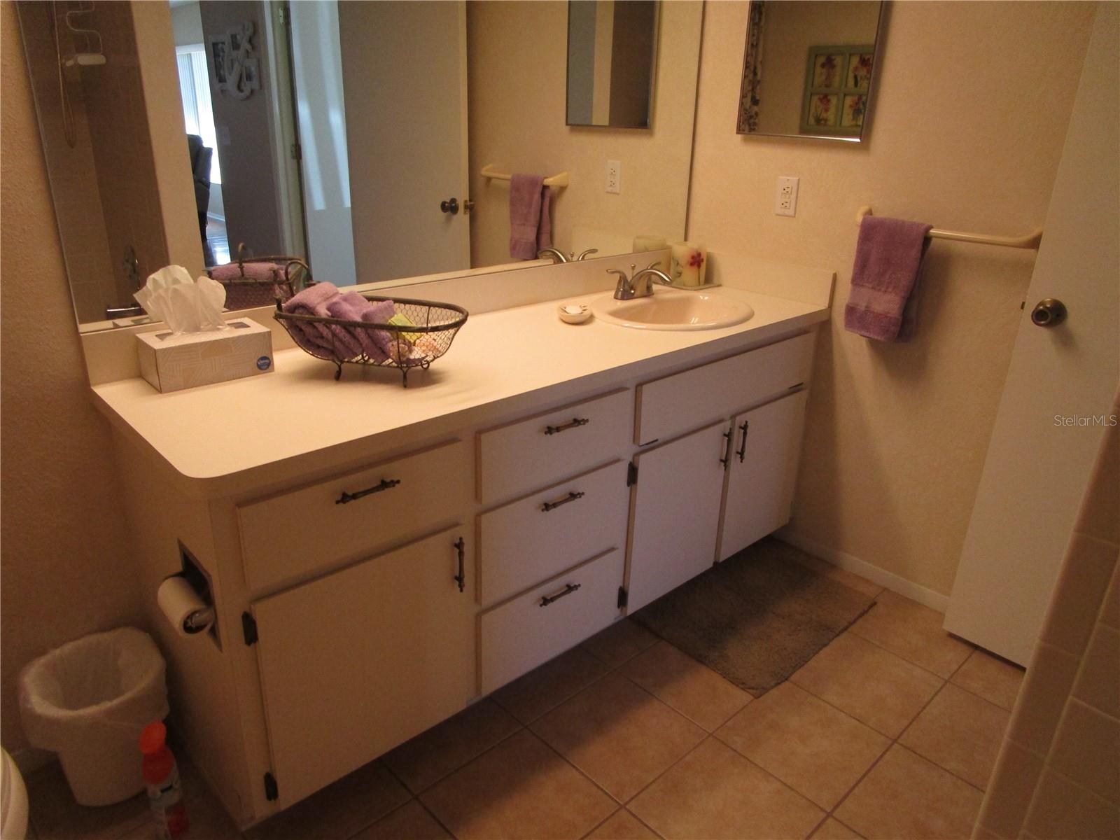 HOLIDAY LAKE VILLAS CONDO - Residential