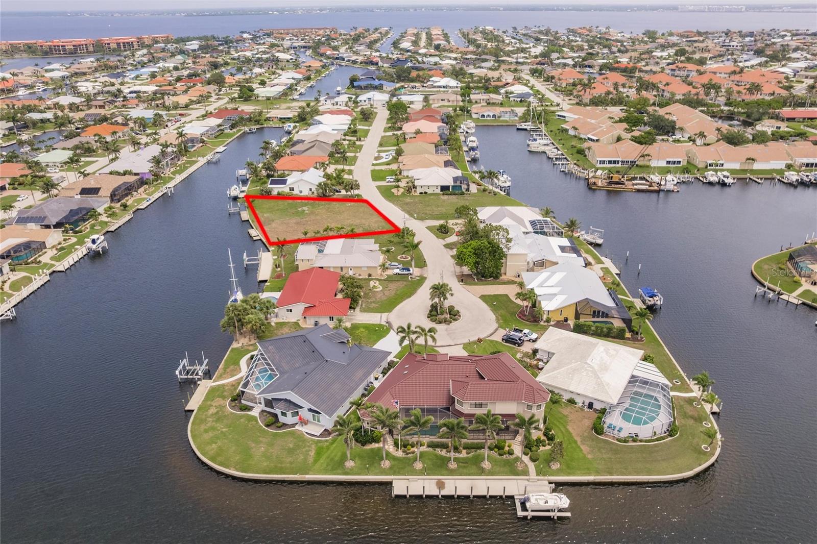 PUNTA GORDA ISLES SEC 06 - Land