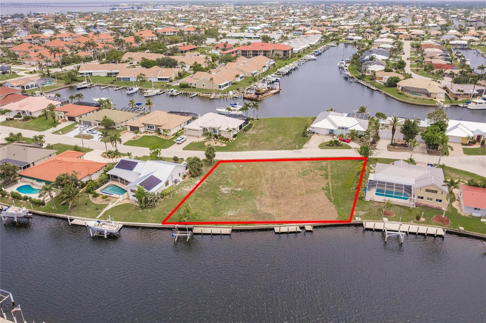 PUNTA GORDA ISLES SEC 06 - Land