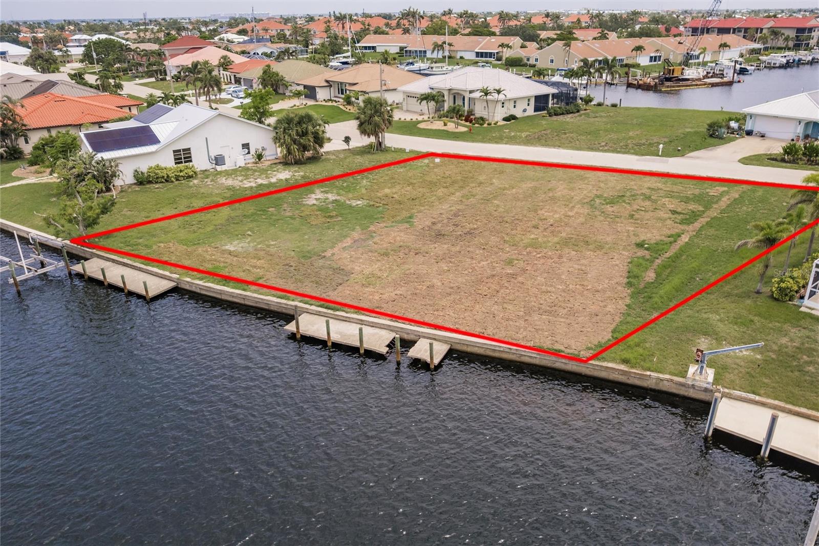 PUNTA GORDA ISLES SEC 06 - Land