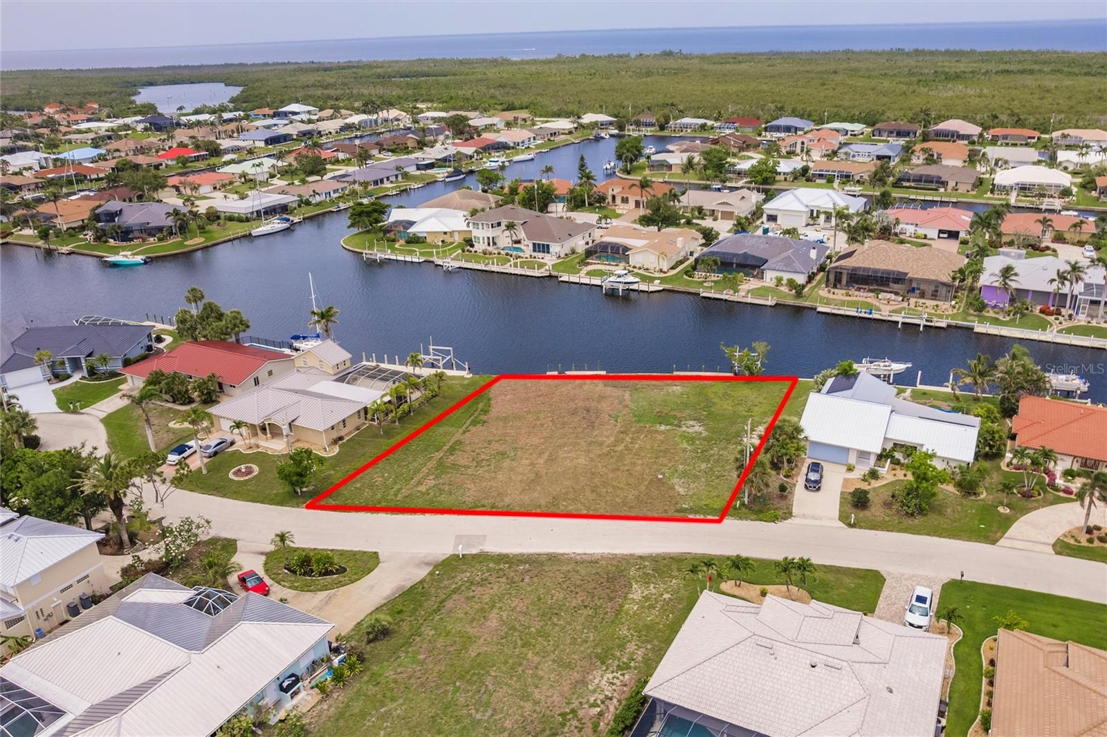 PUNTA GORDA ISLES SEC 06 - Land