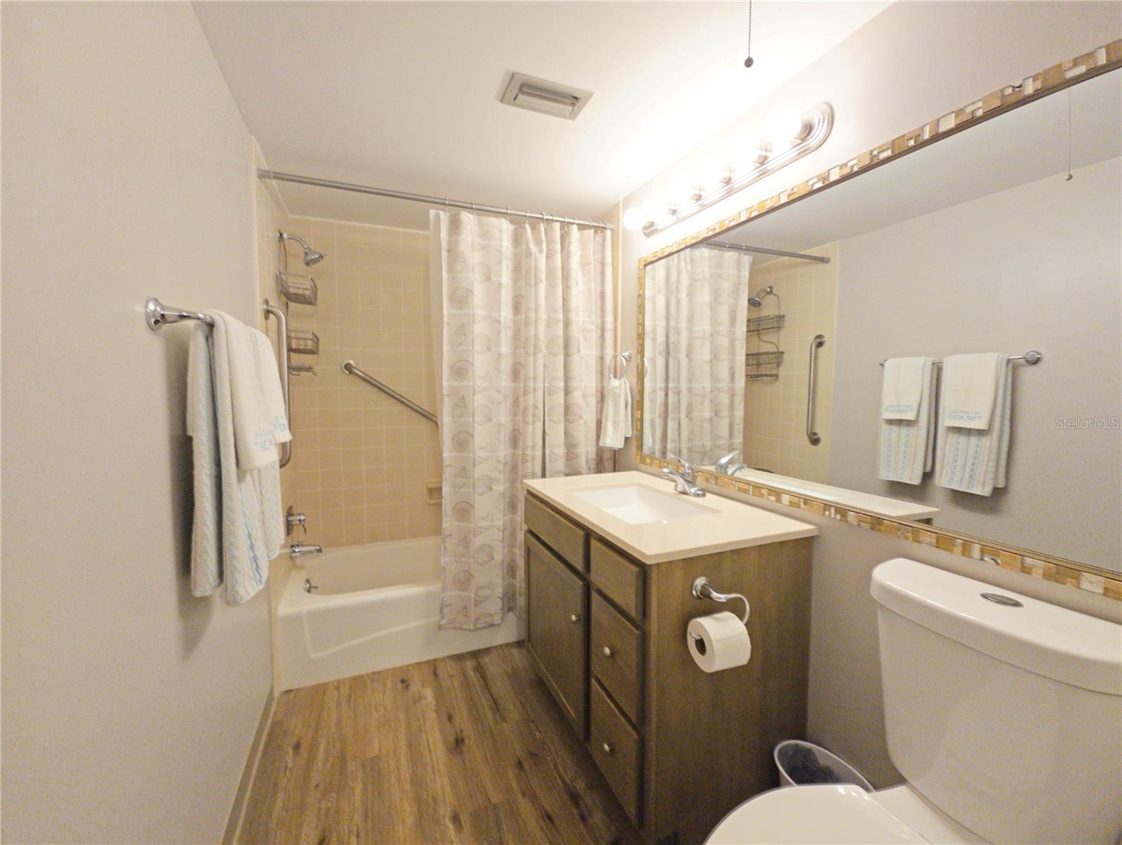 TWIN LAKES VILLAGE EAST CONDO - Residential