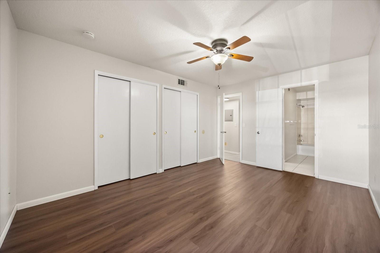 VINEYARD SOUND CONDO - Residential