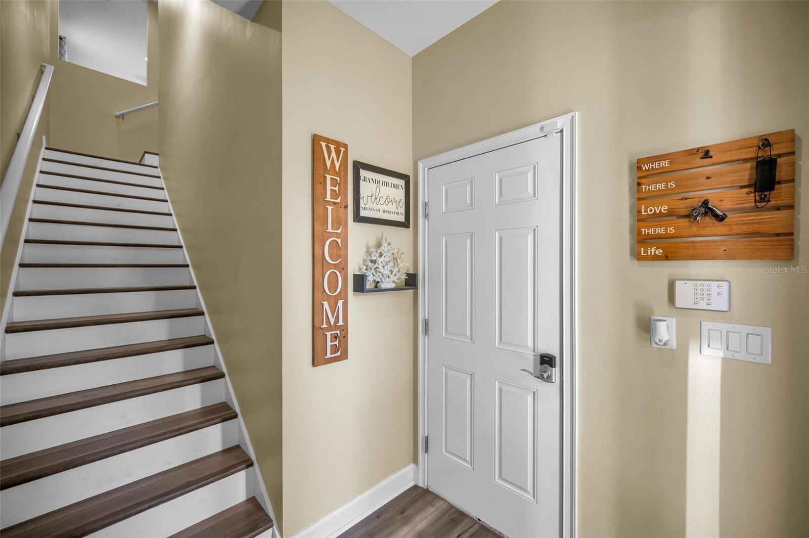 842 CALLISTA CAY LOOP