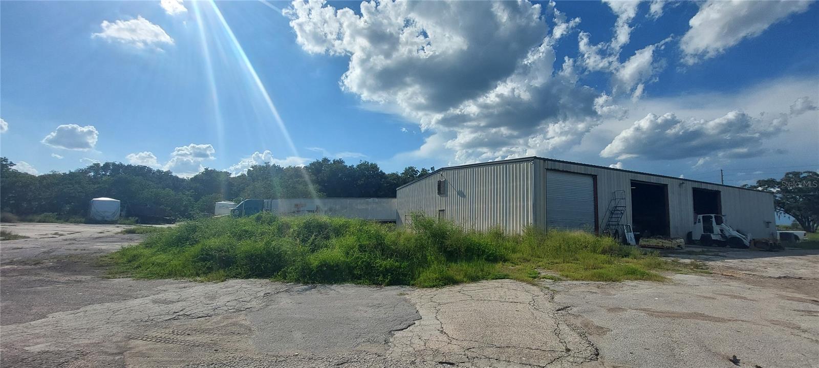 SUNSET HILLS - Commercial Sale