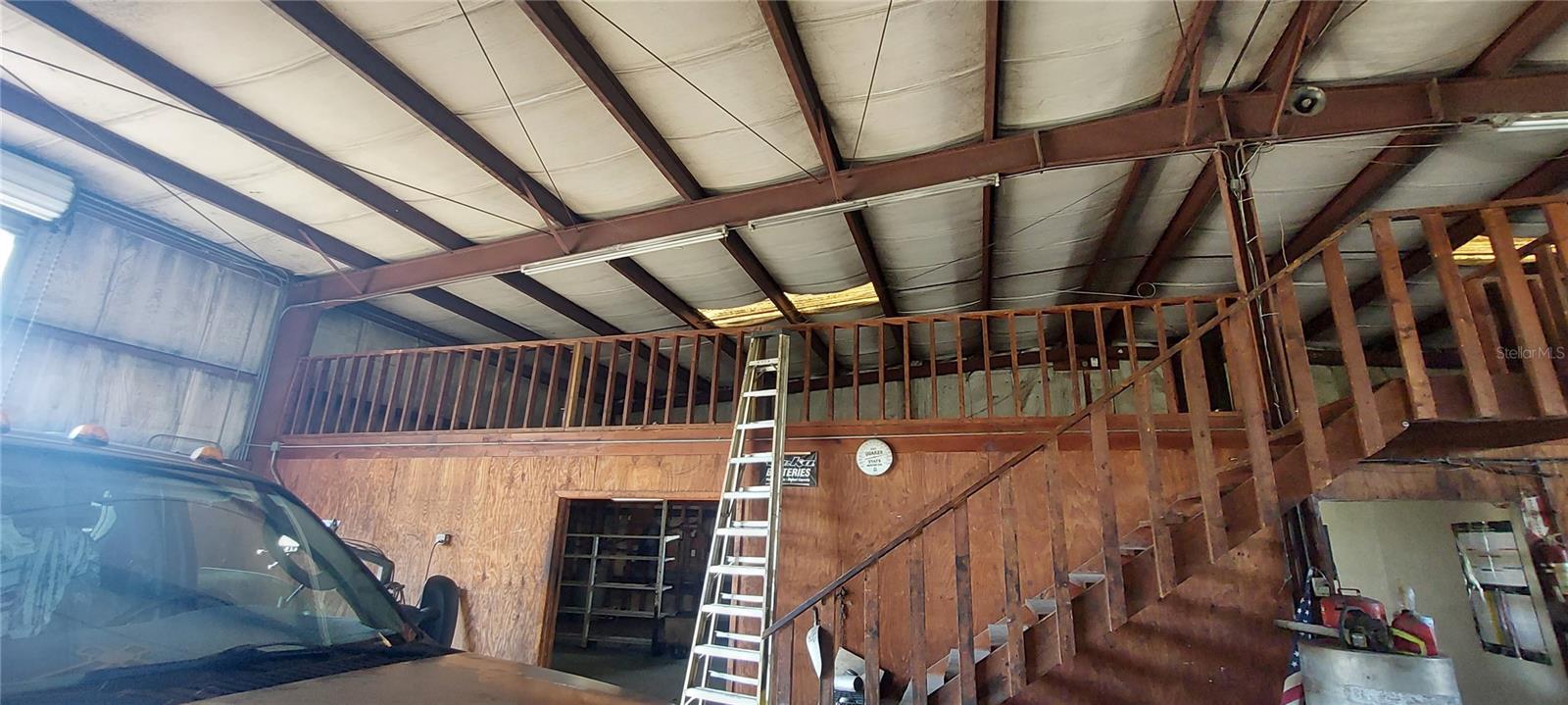 SUNSET HILLS - Commercial Sale