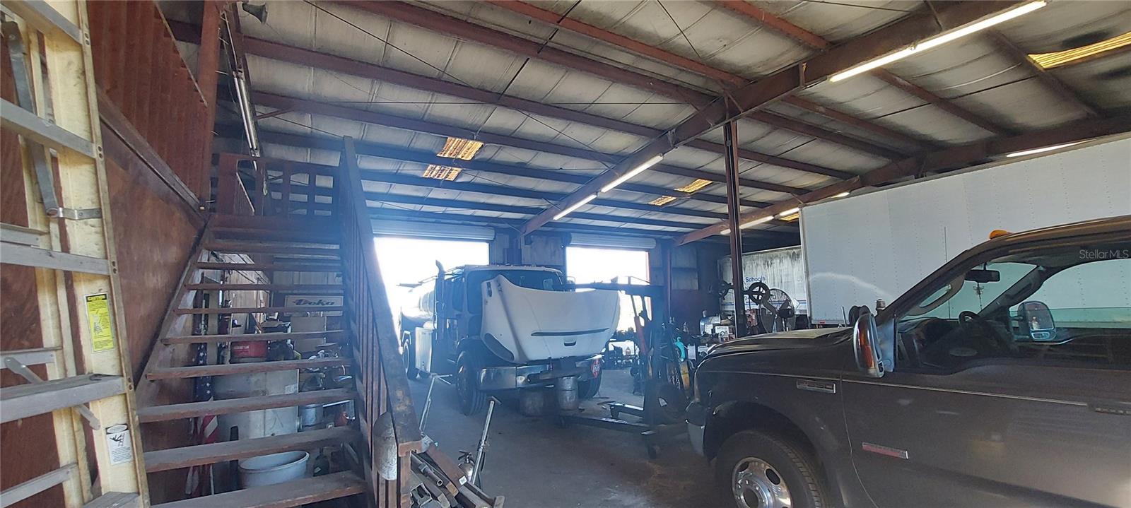 SUNSET HILLS - Commercial Sale