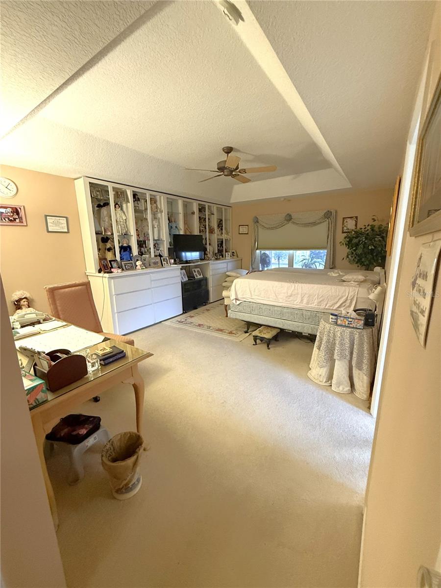 AUTUMN OAKS - Residential