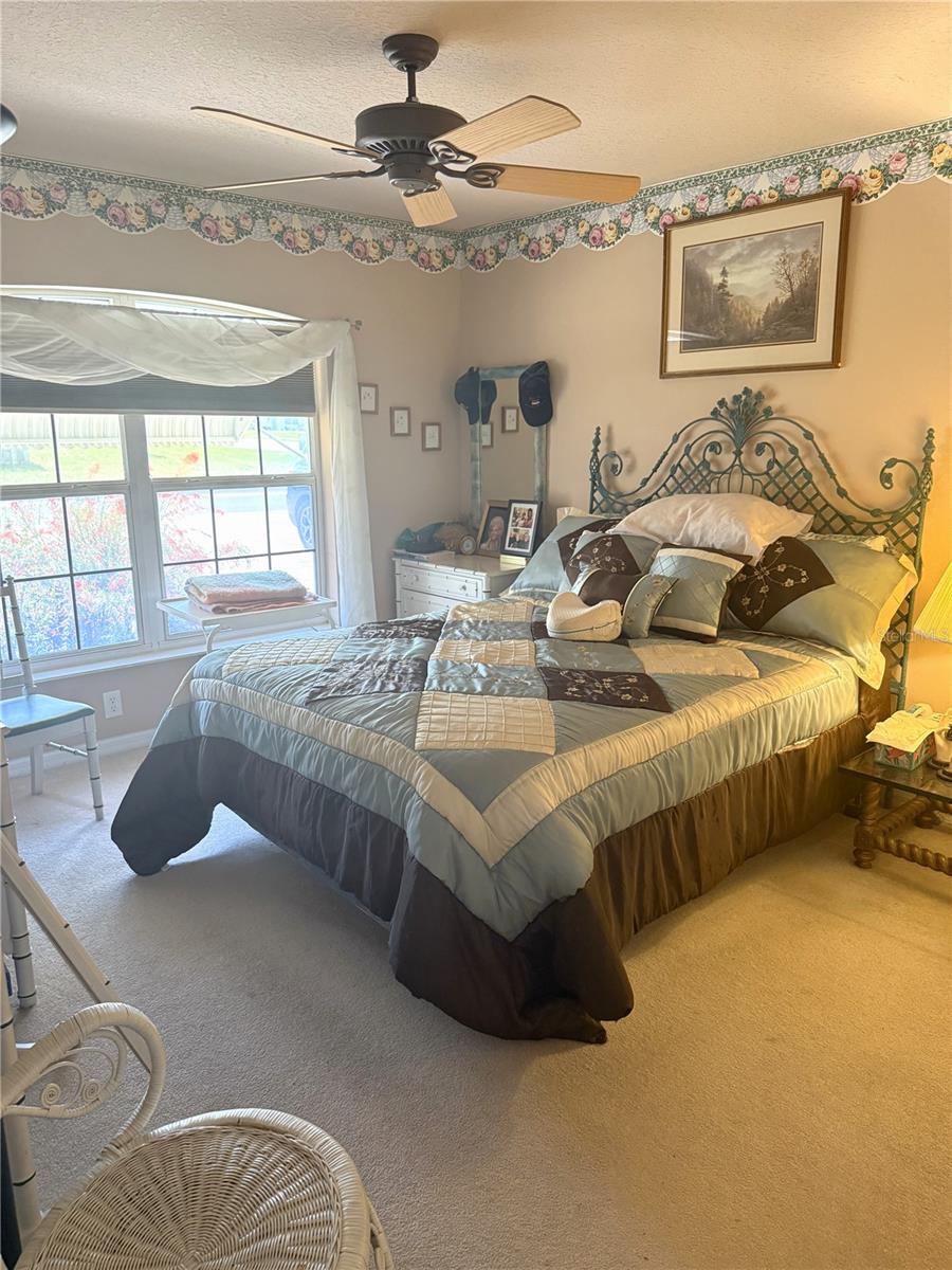 AUTUMN OAKS - Residential