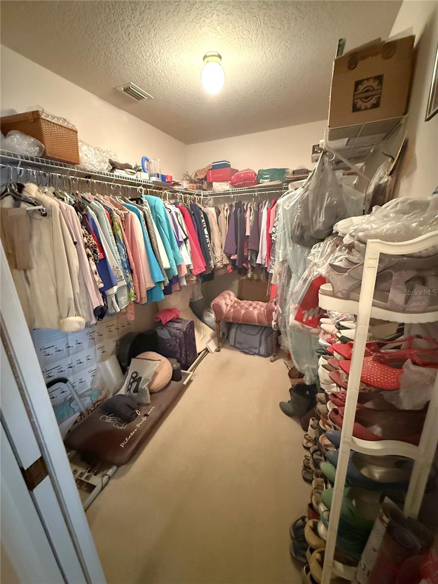 AUTUMN OAKS - Residential